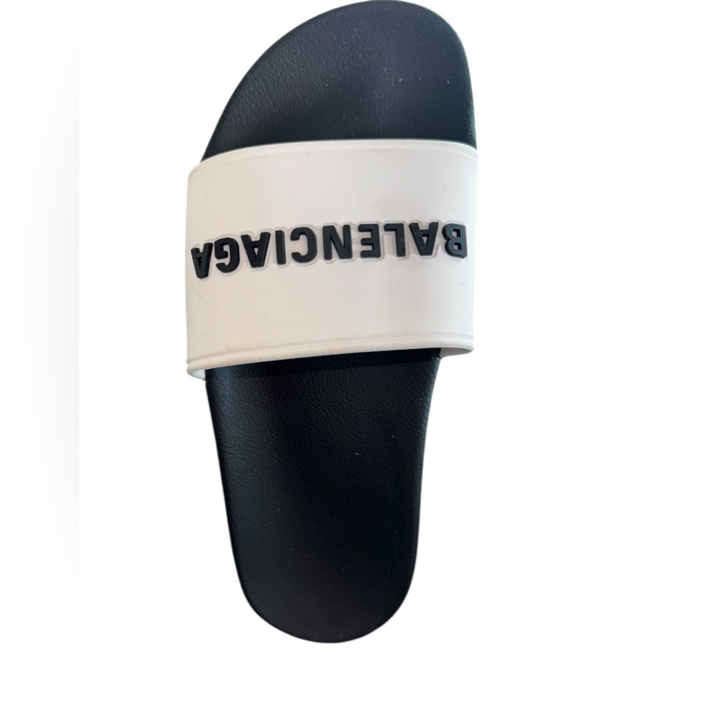 Size 35EU/5 Women’s - Balenciaga Rubber Pool Sandal Slides🖤 RETAIL $400!